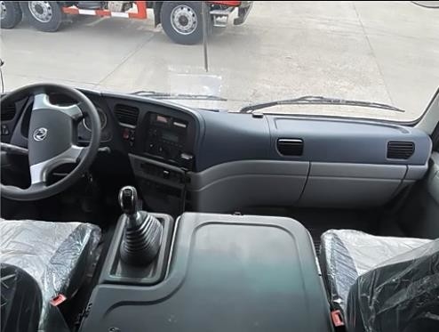 Sièges faits sur commande du corps 17 de l'autobus 6m des véhicules militaires d'Off Road de la puissance diesel 170HP 170HP