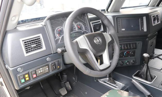 Carrosserie à l'épreuve des balles faite sur commande hors route véhicule militaire véhicule d'assaut 6 hommes 4x4