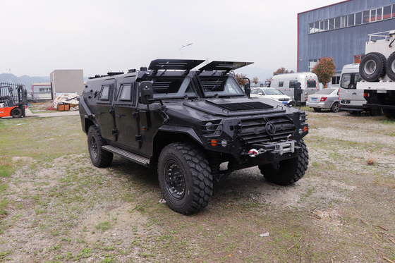 Carrosserie à l'épreuve des balles faite sur commande hors route véhicule militaire véhicule d'assaut 6 hommes 4x4