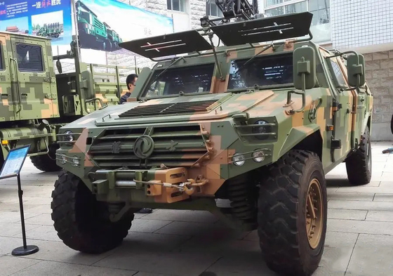 DONGFENG CSK141 Véhicule d'assaut à l'épreuve des balles militaires hors route 10 sièges 200hp 4x4