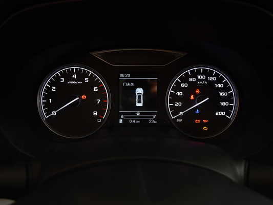 Deux essence Turbo MAX Speed 160km/h des sièges 1.8L de la collecte 5 de SUV de porte du lecteur 4 de roue