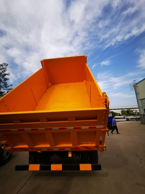 Camion à benne basculante lourd de Dongfeng 4x2 petite tonne 136HP de Tipper Truck GVW 17,5