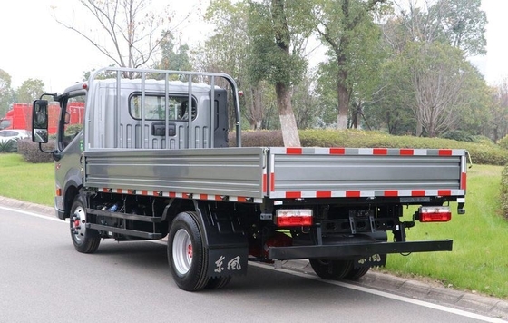 Édition de luxe 4x2 DONGFENG de cargaison de conteneur de camions diesel légers de Cummins