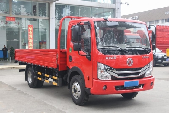 DONGFENG troque le camion de cargaison de lumière de plat de colonne de l'émission Euro6 de l'euro 2 de moteur de YUCHAI