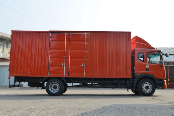 4x2 6 véhicules diesel de camion de livraison de cargaison du rouleur 3950mm Cummins Engine