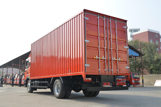 4x2 6 véhicules diesel de camion de livraison de cargaison du rouleur 3950mm Cummins Engine