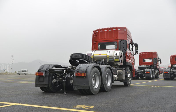 La masse de traction 40 moteur de déplacement de tracteur des camions 6x4 de transport de GNL de tonne haut
