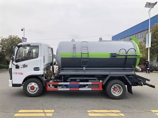 Moteur diesel 4,7 CBM de petit de DONGFENG d'eaux d'égout de vide réservoir du bateau-citerne 6MT