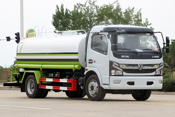 9 CBM arrosant la direction gauche à moteur diesel de roue du camion 4x2 de chariot d'eau légère