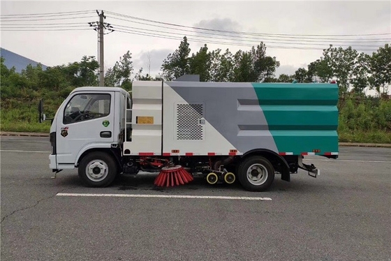Camion municipal diesel de balayeuse de l'empattement 3300mm du camion 4x2 130 HP d'hygiène