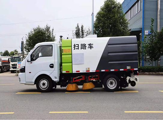 puissance municipale 113hp Mini Road Sweeper d'essence de camion d'hygiène de la roue 4x2