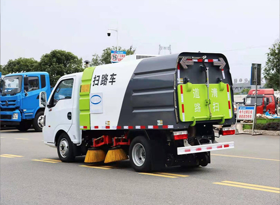 puissance municipale 113hp Mini Road Sweeper d'essence de camion d'hygiène de la roue 4x2