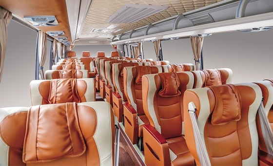 Dragon Diesel Luxury Coach Bus d'or 220 HP 8m 10 - 34 sièges Team Travel Bus