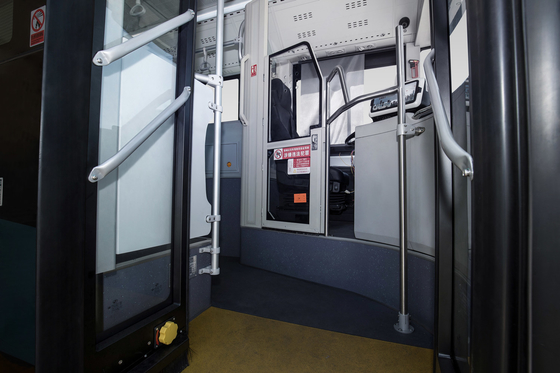 32 kilomètrage électrique de luxe de l'empattement 6100mm de l'autobus 12m de Seater 300 - 450km