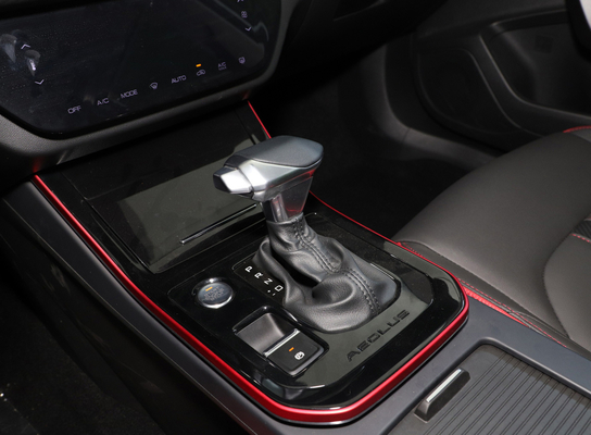 Voitures de Dongfeng SUV 5 sièges 150HP avec le toit ouvrant panoramique
